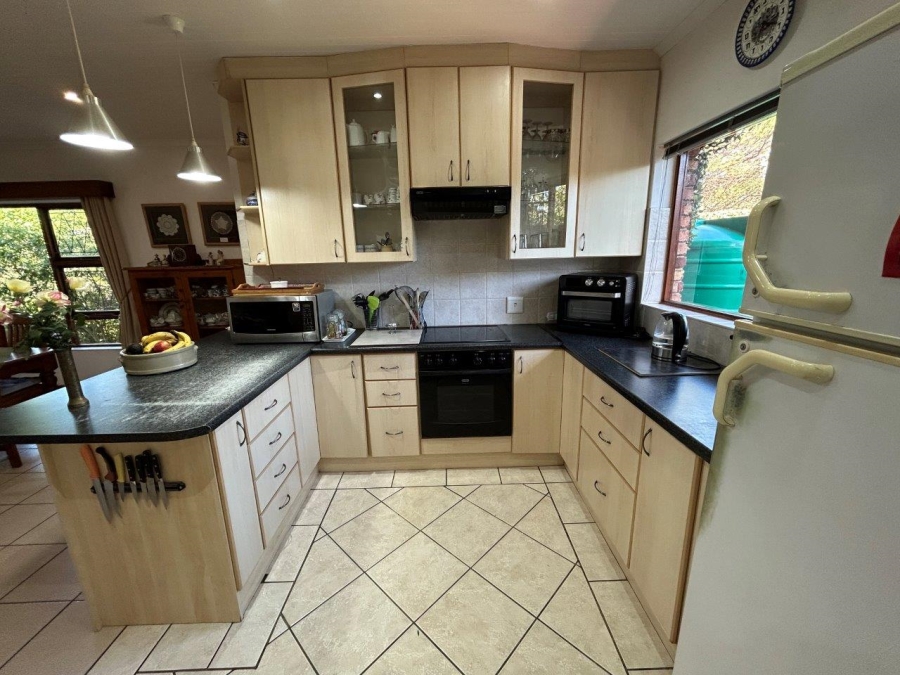 4 Bedroom Property for Sale in Noorsekloof Eastern Cape